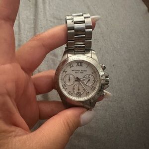 Michael Kors MK8191 Men silver Stainless Steel Analog Dial Quartz Wrist Watch